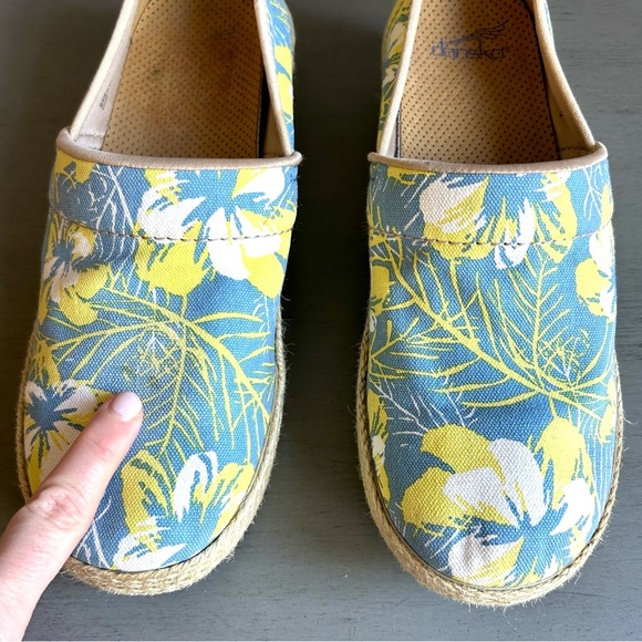 Dansko Victoria Canvas Tahiti Yellow Floral Print Espadrille Trim Work Clog 40 - Picture 14 of 15